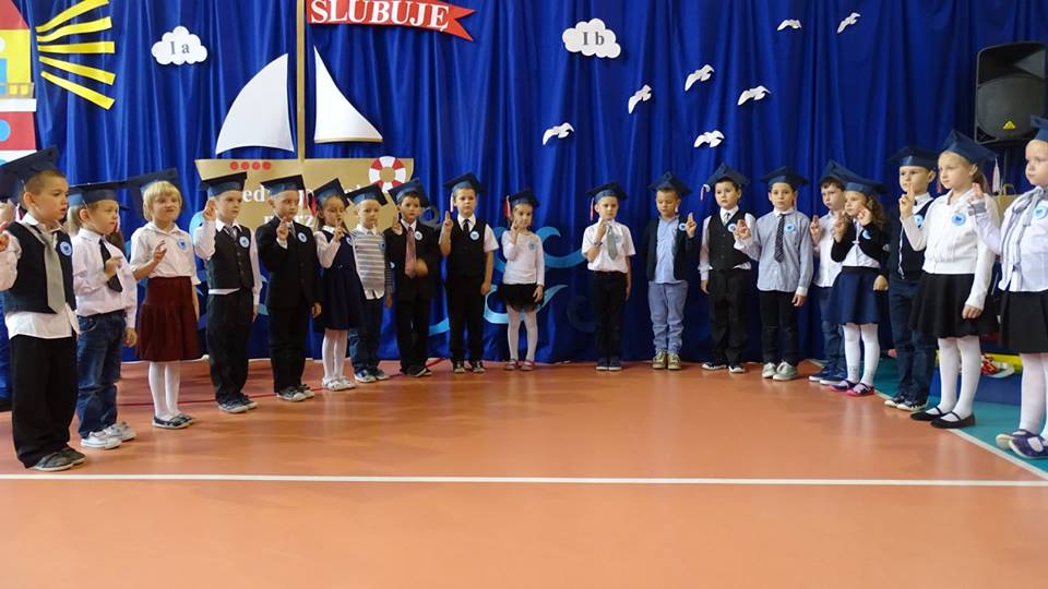 Ślubowanie Klas I Szkoły Podstawowej im. Wisławy Szymborskiej w Konikowie Ślubowanie Klas I Szkoły Podstawowej im. Wisławy Szymborskiej w Konikowie