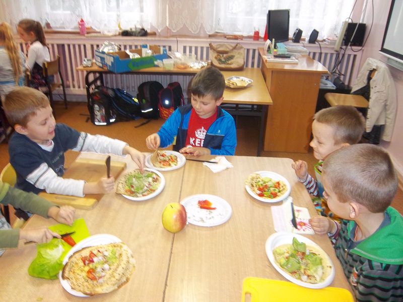 „Zdrowe - nietrudne” w Szkole Podstawowej w Konikowie „Zdrowe - nietrudne” w Szkole Podstawowej w Konikowie