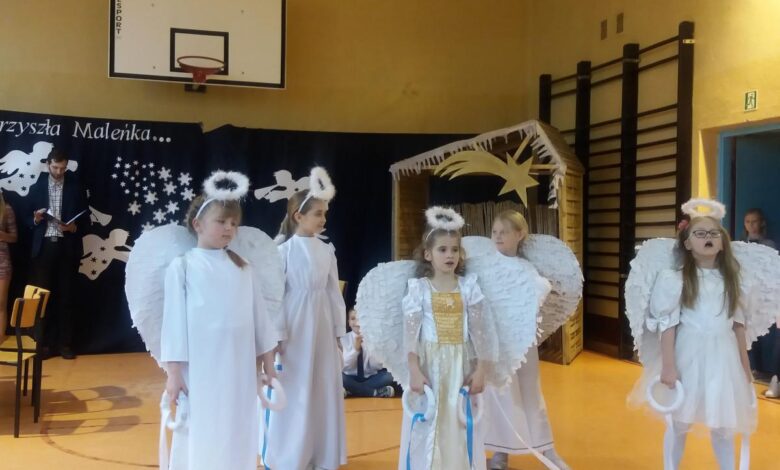 uroczysty apel z okazji zbliżających się Świąt Bożego Narodzenia.
