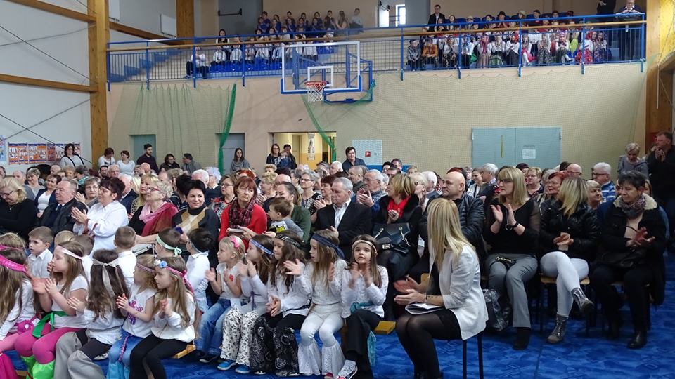 występy
